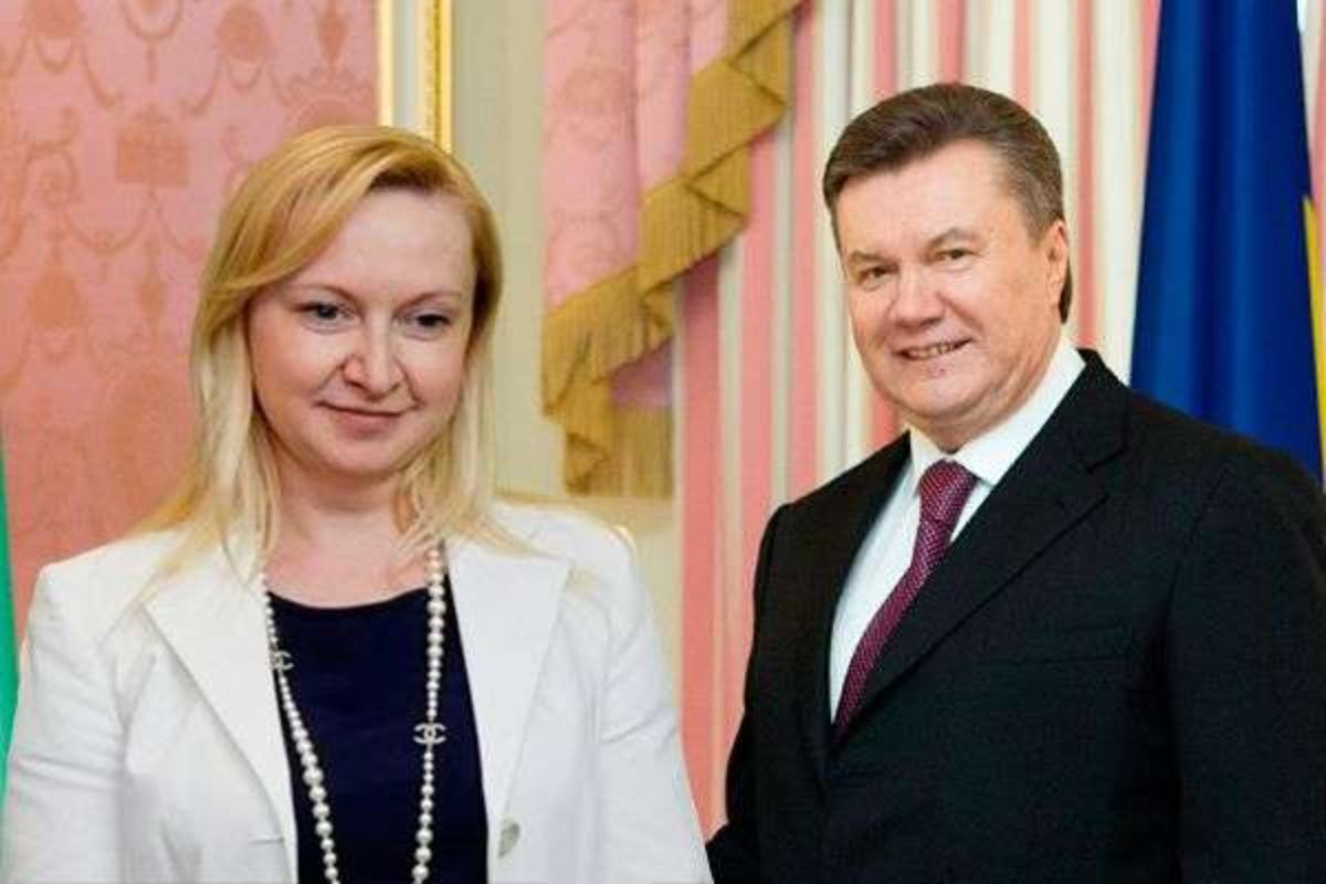 Дружина Януковича Людмила: повна історія життя